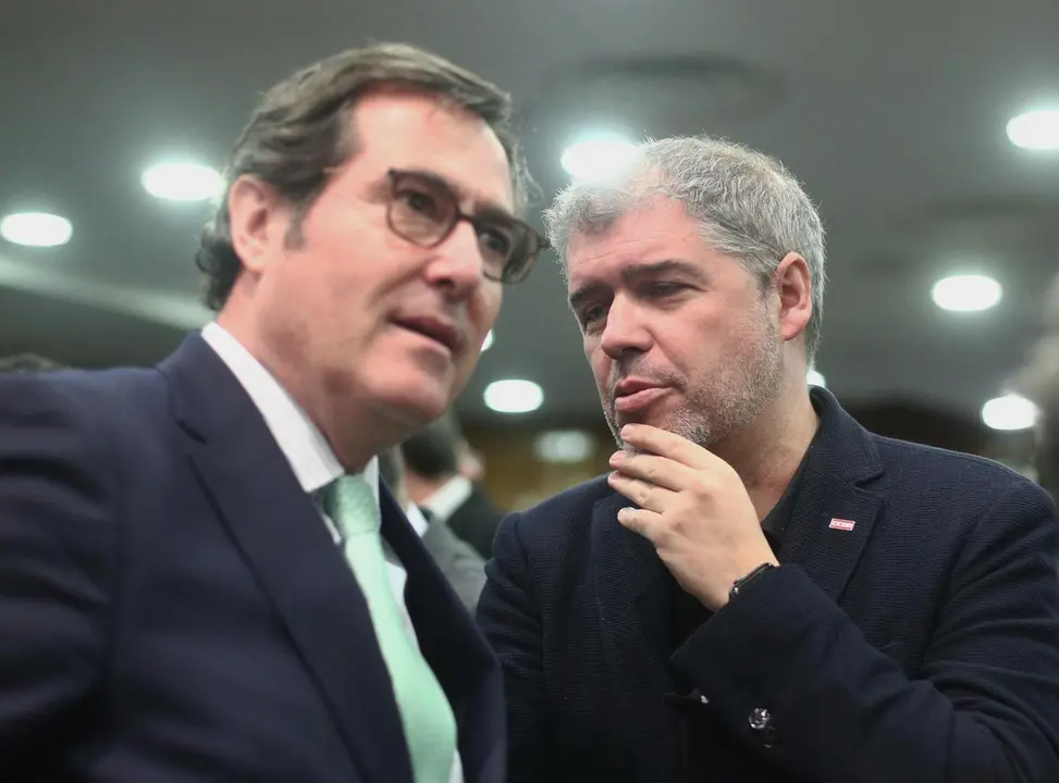 El presidente de la CEOE, Antonio Garamendi y el presidente de CCOO, Unai Sordo