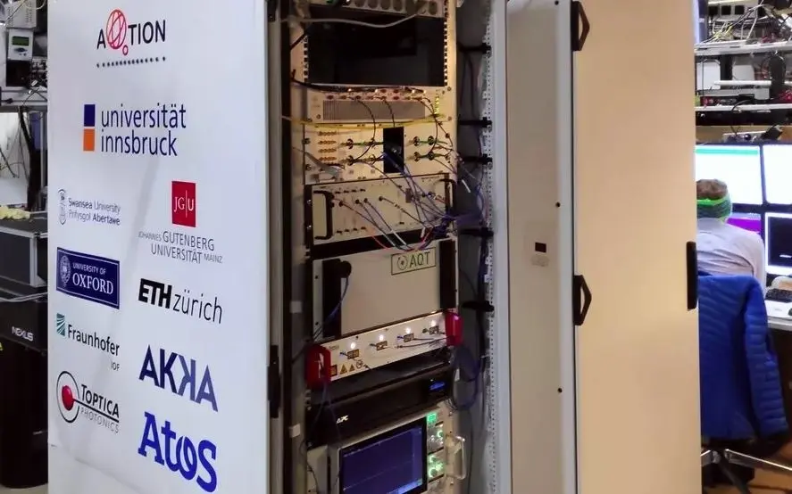 Aspecto de la computadora cu&aacute;ntica compacta