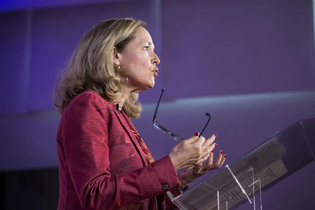 La vicepresidenta segunda del Gobierno, Nadia Calvi&ntilde;o