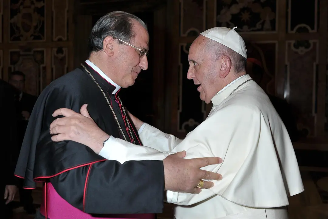 El arzobispo de M&eacute;rida-Badajoz, Celso Morga, con el Papa Francisco
