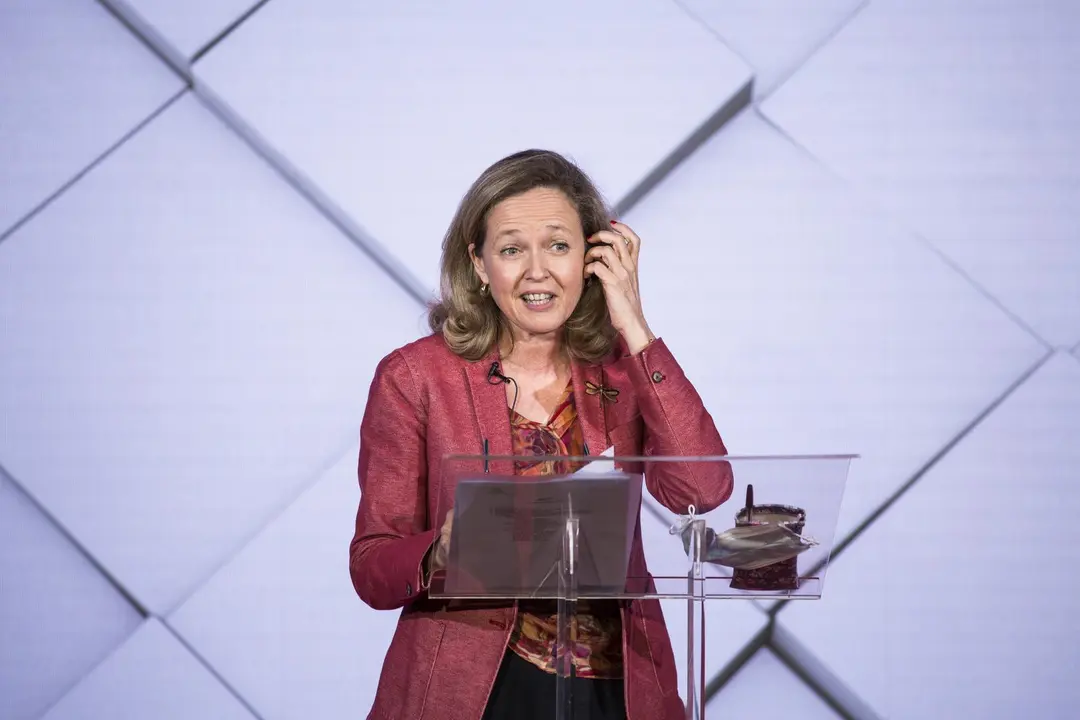 La vicepresidenta segunda del Gobierno, Nadia Calvi&ntilde;o, durante la presentaci&oacute;n del Festival de Cortos &lsquo;Diversidad en Serie. Historias que merecen ser contadas&rsquo;, en la sede de la Fundaci&oacute;n de Ayuda contra la Drogadicci&oacute;n (Fad), a 9 de junio de 2021, en Mad