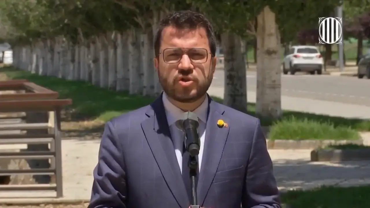 El presidente de la Generalitat, Pere Aragon&egrave;s, comparece ante los medios en Amposta (Tarragona).