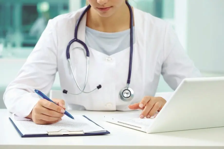 Archivo - Imagen de recurso de una consulta m&eacute;dica.