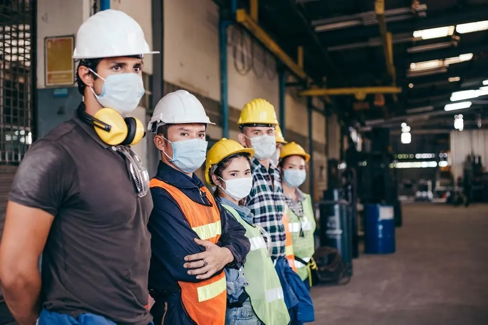 Archivo - Trabajadores extranjeros.