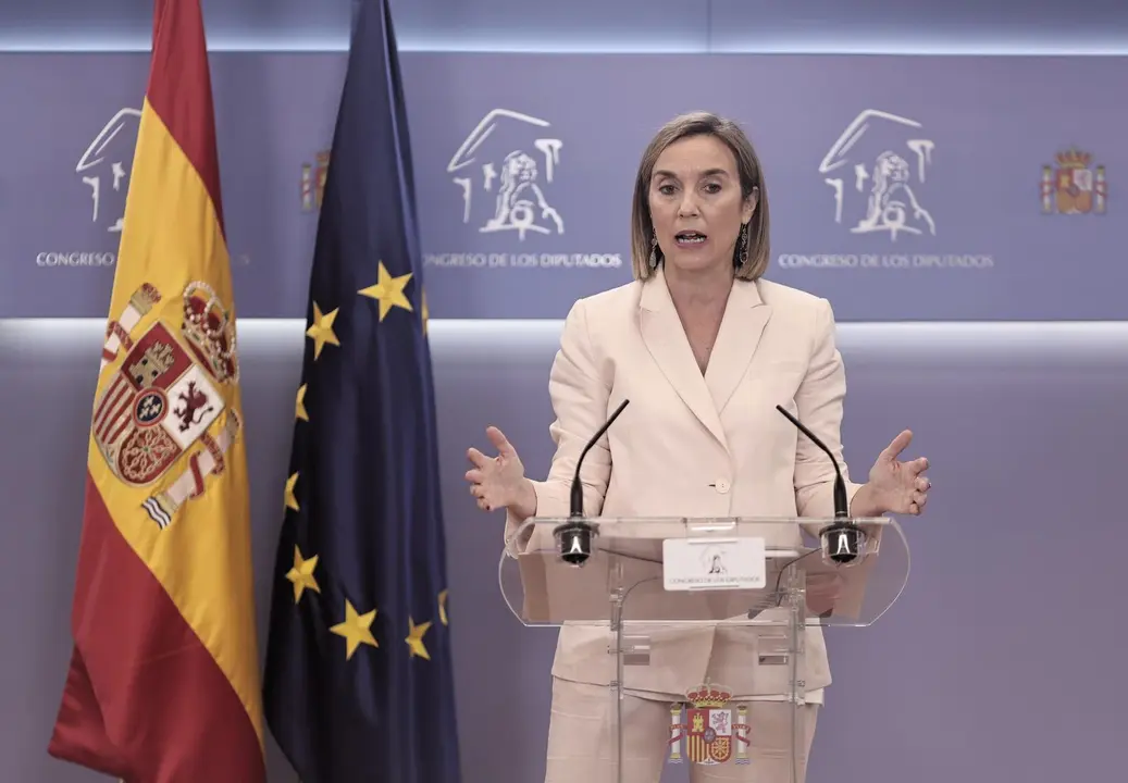 La portavoz del Grupo Parlamentario Popular en el Congreso, Cuca Gamarra, interviene en una rueda de prensa posterior a la reuni&oacute;n de la Junta de Portavoces