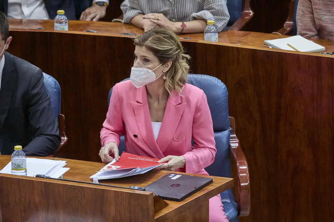 La portavoz del PSOE en la Asamblea de Madrid, Hana Jalloul, en la segunda sesi&oacute;n del pleno de investidura de la presidenta en funciones de la Comunidad y candidata a la reelecci&oacute;n, Isabel D&iacute;az Ayuso, a 18 de junio de 2021, en Madrid (Espa&ntilde;a). Los grupos 