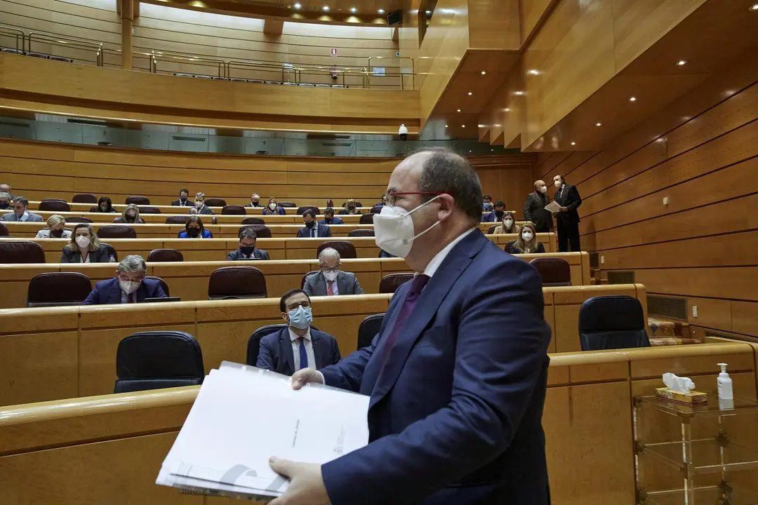 Archivo - El ministro de Pol&iacute;tica Territorial, Miquel Iceta a su llegada a una sesi&oacute;n de control al Gobierno en el Senado, en Madrid (Espa&ntilde;a), a 2 de febrero de 2021. Durante el pleno, el Ejecutivo se enfrenta esta vez a preguntas relacionadas con la nuev