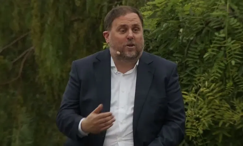 El l&iacute;der de ERC, Oriol Junqueras, en un acto de presentaci&oacute;n de su libro 'Contra l'adversitat' en Barcelona