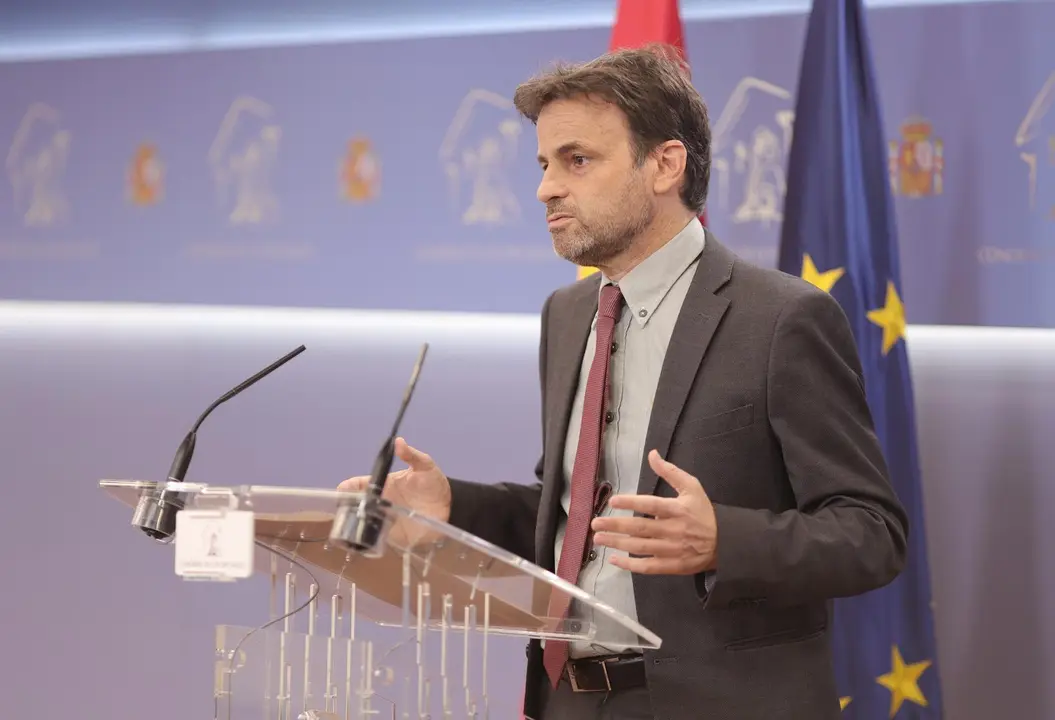 El presidente del grupo parlamentario de Unidas Podemos en el Congreso, Jaume Asens, interviene en una rueda de prensa anterior a una reuni&oacute;n de la Junta de Portavoces en el Congreso de los Diputados, a 22 de junio de 2021, en Madrid, (Espa&ntilde;a).