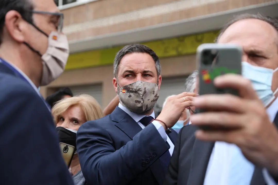 El presidente de Vox, Santiago Abascal, acompa&ntilde;ado por los diputados de Vox, en el Tribunal Constitucional, a 16 de junio de 2021, en Madrid (Espa&ntilde;a). 