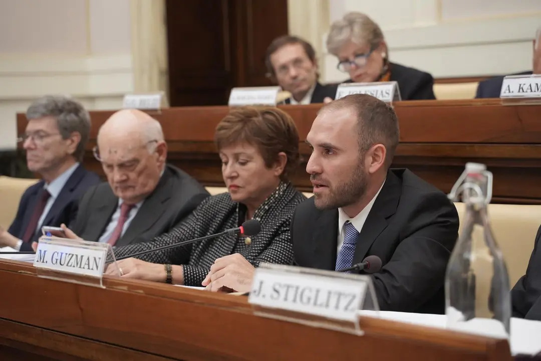 Archivo - El ministro de Econom&iacute;a de Argentina, Mart&iacute;n Guzm&aacute;n, junto a la directora gerente del FMI, Kristalina Georgieva