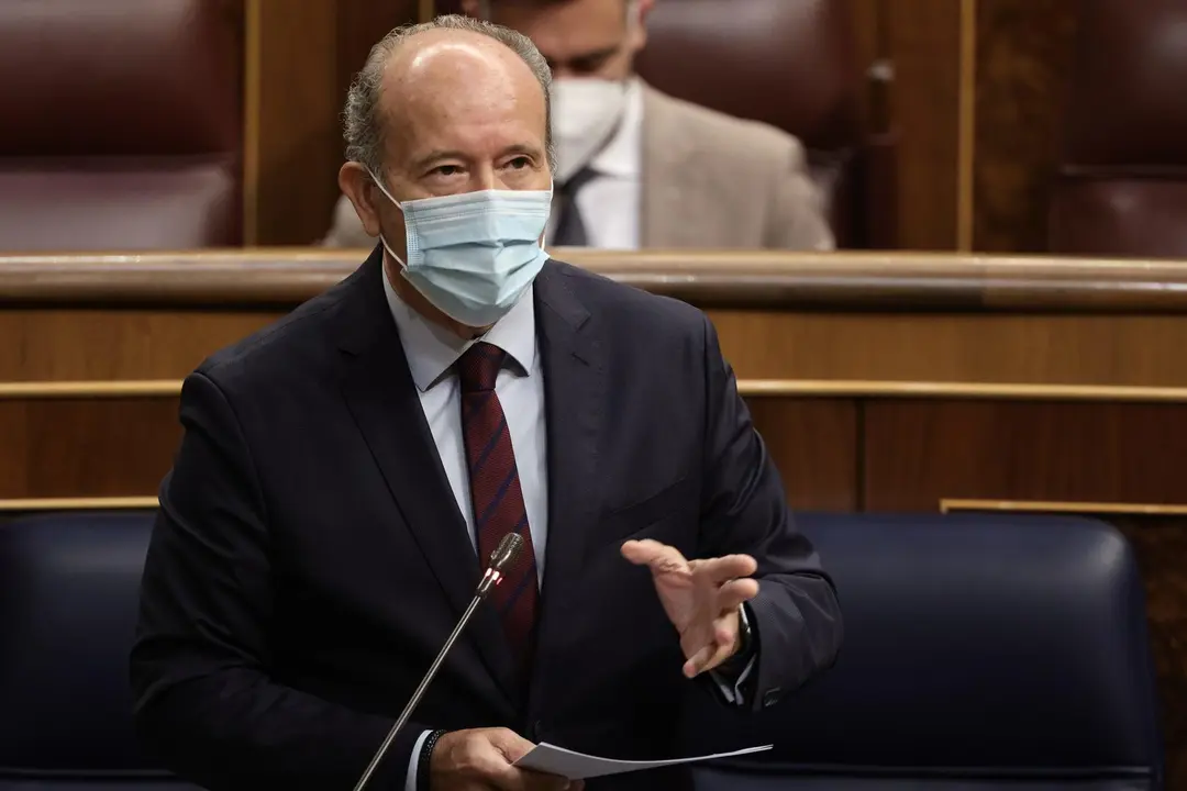 El ministro de Justicia, Juan Carlos Campo, interviene en la sesi&oacute;n de control.
