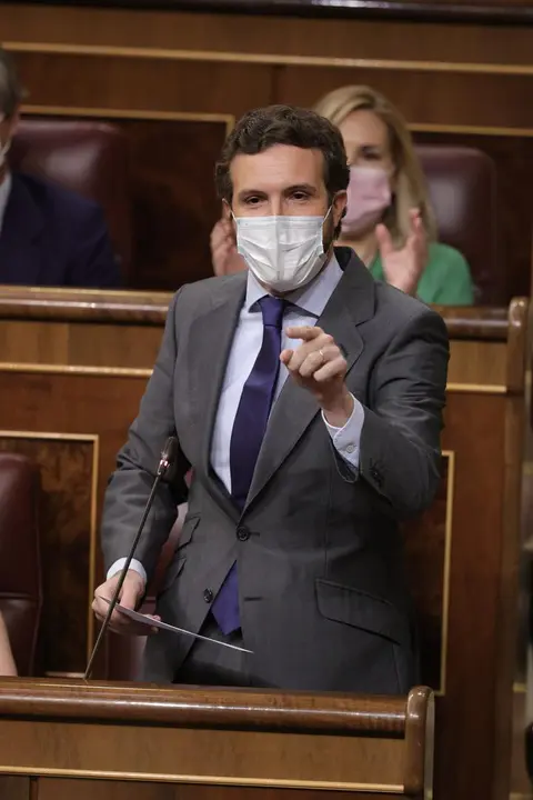 El l&iacute;der del PP, Pablo Casado, interviene en una sesi&oacute;n de control al Gobierno en el Congreso de los Diputados, a 23 de junio de 2021, en Madrid, (Espa&ntilde;a). El pleno de este martes gira en torno a los indultos a los presos del &lsquo;proc&egrave;s&rsquo; reci&eacute;n aprobados, el
