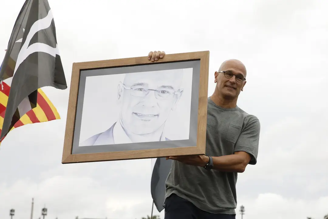 El exconseller y dirigente de ERC Ra&uuml;l Romeva sale de la c&aacute;rcel de Lledoners tras recibir el indulto.