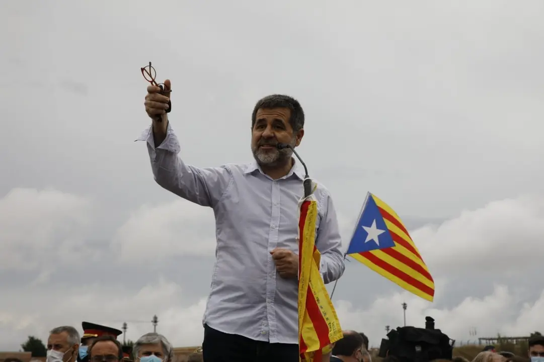 El expresidente de la ANC y secretario general de Junts, Jordi S&agrave;nchez, sale de la c&aacute;rcel de Lledoners tras ser indultado.