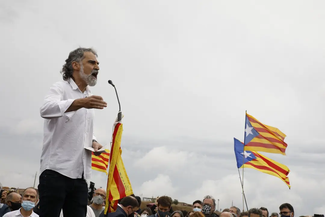 El presidente de &Ograve;mnium Cultural, Jordi Cuixart , interviene tras salir de la prisi&oacute;n de LLedoners, un d&iacute;a despu&eacute;s de ser indultado por el Gobierno de Espa&ntilde;a