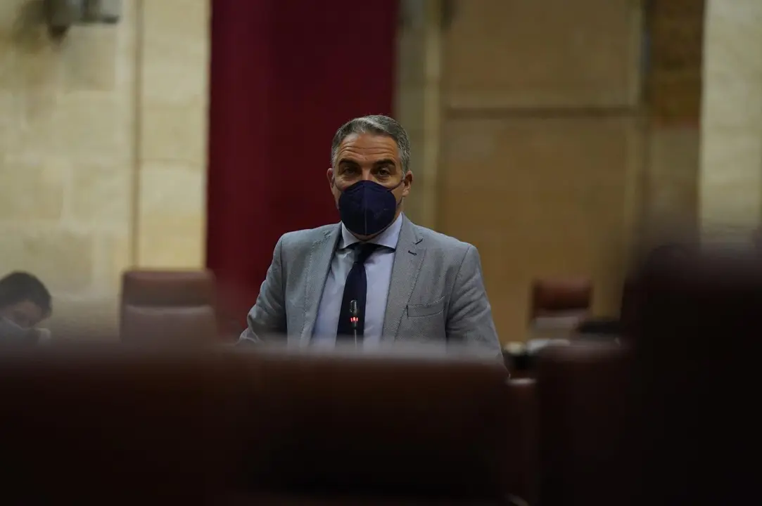 Archivo - El consejero de la Presidencia, El&iacute;as Bendodo, en una imagen de 13 de mayo en el Pleno del Parlamento.