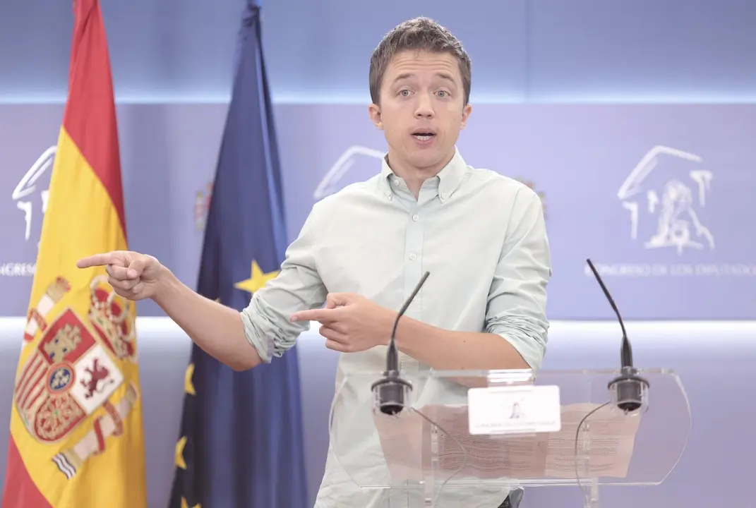 El l&iacute;der de M&aacute;s Pa&iacute;s, &Iacute;&ntilde;igo Errej&oacute;n, interviene en una rueda de prensa anterior a una reuni&oacute;n de la Junta de Portavoces en el Congreso de los Diputados, a 22 de junio de 2021, en Madrid, (Espa&ntilde;a).