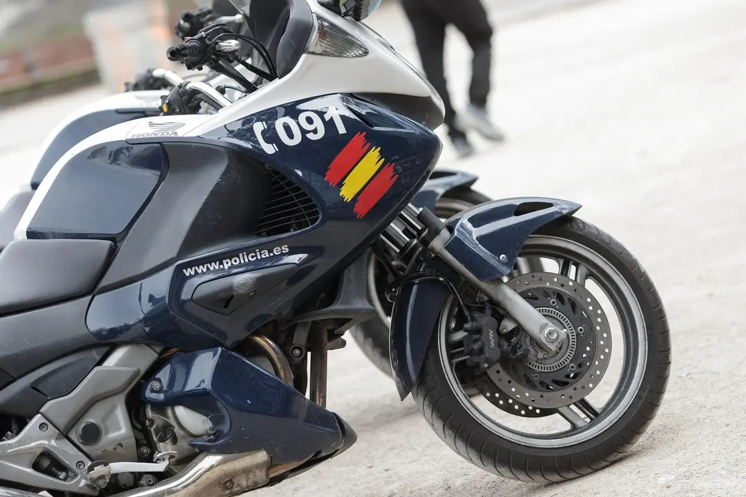 Archivo - Motos, moto de la Polic&iacute;a Nacional, Unidad de Prevenci&oacute;n y Reacci&oacute;n de la Polic&iacute;a Nacional (UPR), tel&eacute;fono 091