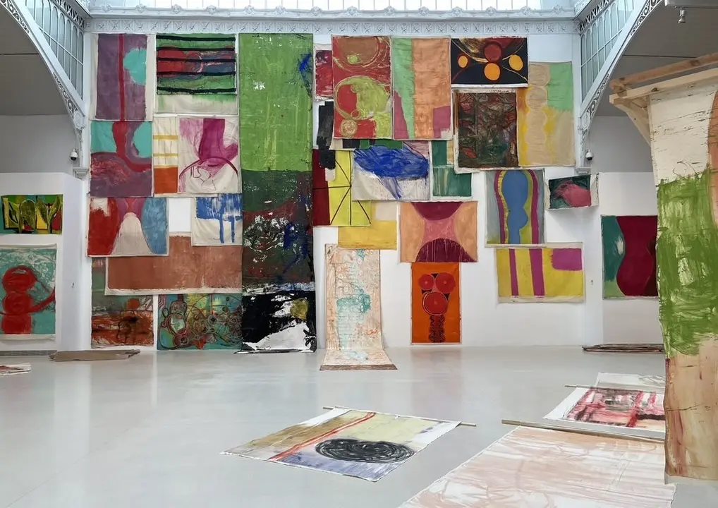 Archivo - Imagen de la exposici&oacute;n de Vivian Suter en el Palacio de Vel&aacute;zquez