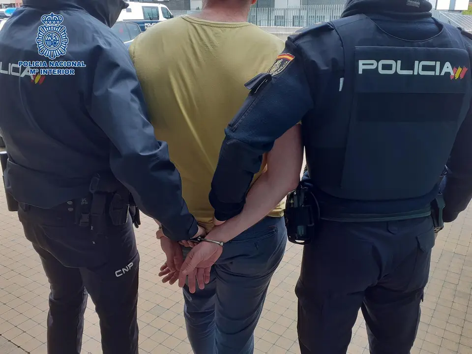 El detenido por la agresi&oacute;n sexual en la estaci&oacute;n de autobuses conducido a dependencias policiales