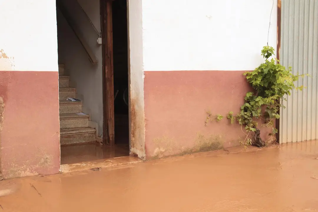Una vivienda inundada, tras el paso de la fuerte tormenta, en el municipio de Fuenmayor, a 17 de junio de 2021, en La Rioja (Espa&ntilde;a). Esta es la tercera tormenta en el municipio en menos de dos semanas. Las fuertes lluvias de la tarde de ayer, mi&eacute;rcoles, 