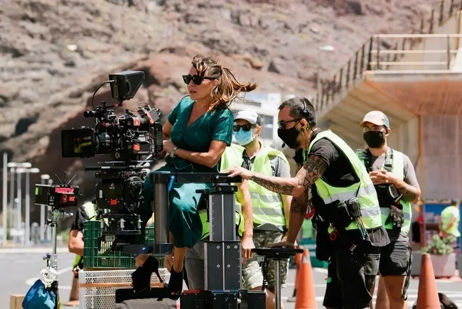 Candela Pe&ntilde;a, en el rodaje de la serie 'Hierro'