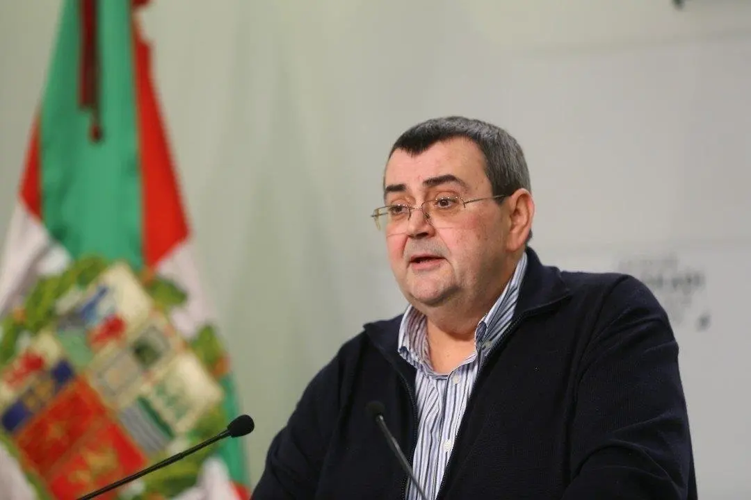 Archivo - El responsable de Relaciones Institucionales del PNV, Koldo Mediavilla, en rueda de prensa en Bilbao