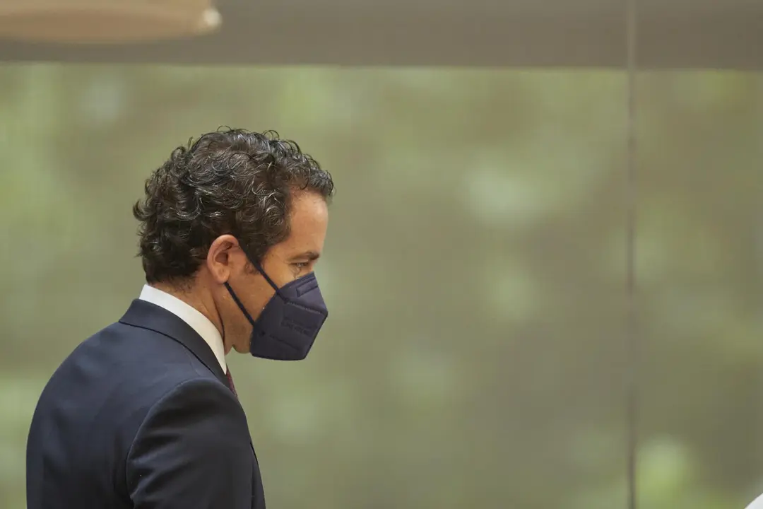 El secretario general del Partido Popular, Teodoro Garc&iacute;a Egea, durante la segunda sesi&oacute;n del pleno de investidura de la presidenta en funciones de la Comunidad y candidata a la reelecci&oacute;n, Isabel D&iacute;az Ayuso, a 18 de junio de 2021, en Madrid (Espa&ntilde;a). 