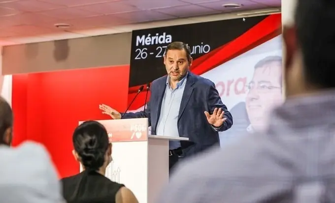 Jos&eacute; Luis &Aacute;balos, en un acto del PSOE en M&eacute;rida.