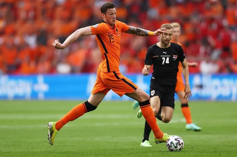 Wout Weghorst, de Holanda, en acci&oacute;n durante el partido de f&uacute;tbol del grupo C de la ronda preliminar de la Eurocopa 2020 entre Holanda y Austria en &Aacute;msterdam, Holanda, el 17 de junio de 2021. / EFE/EPA/Dean Mouhtaropoulous