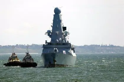 Destructor brit&aacute;nico 'HMS Defender'.