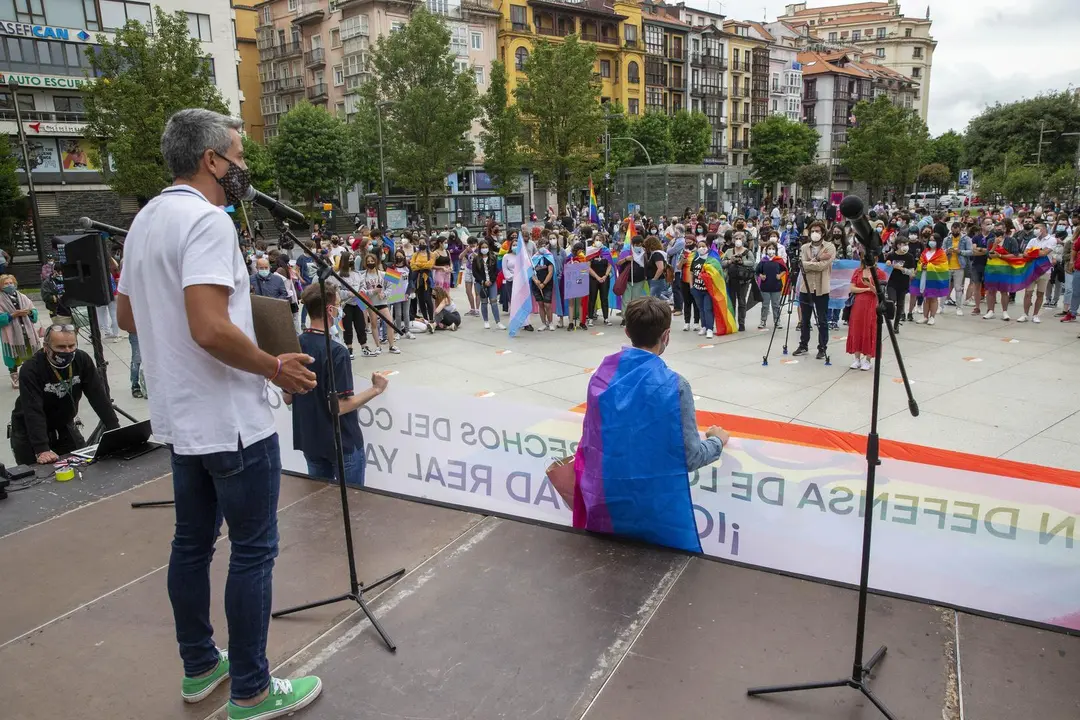 18:00 horas. Plaza de Numancia de Santander
El vicepresidente y consejero de Universidades, Igualdad, Cultura y Deporte, Pablo Zuloaga, participa en el desfile del Orgullo LGTBI hasta la Plaza Porticada. A las 19:15 horas, aproximadamente, en la Plaza Porticada, recoger&aacute; el premio concedido por la Asociaci&oacute;n ALEGA a la Escuela Oficial de Tiempo Libre de la Direcci&oacute;n General de Juventud
26 JUNIO 2021 &copy; Miguel De la Parra