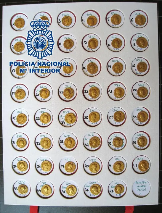 La Polic&iacute;a Nacional recupera un tesorillo de 90 monedas del Imperio Romano y detiene a 4 personas