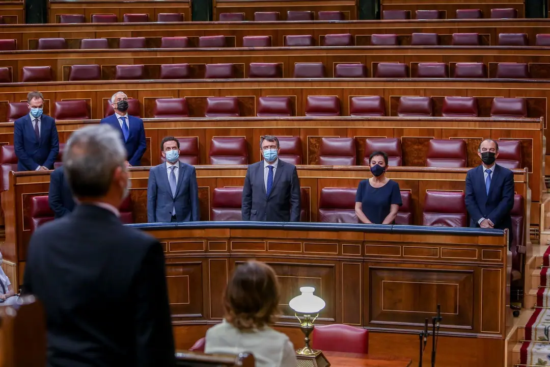 El candidato de Ciudadanos a la Presidencia de la Comunidad de Madrid, Edmundo Bal; el portavoz del PNV en el Congreso, Aitor Esteban y la portavoz de EH Bildu, Mertxe Aizpurua, en el acto en recuerdo y homenaje a las v&iacute;ctimas del terrorismo