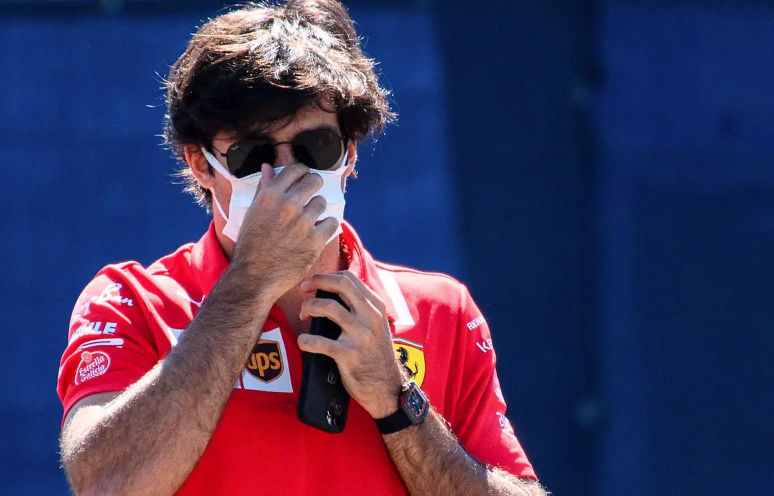 Spanish Formula One driver Carlos Sainz of Scuderia Ferrari arrives for the third practice session of the Formula One Grand Prix of Styria at the Red Bull Ring in Spielberg, Austria, 26 June 2021. The 2021 Formula One Grand Prix of Styria will take place on 27 June. (F&oacute;rmula Uno) EFE/EPA/CHRISTIAN BRUNA