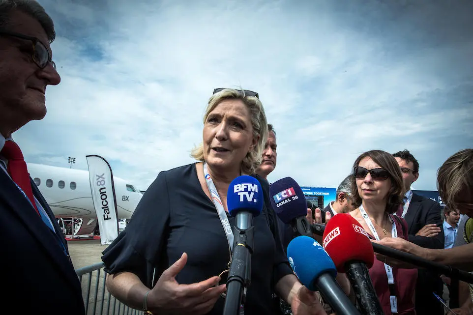 18 June 2019, France, Le Bourget: Marine Le Pen (C), President of the National Rally political party, visits the 53rd International Paris Air Show. Photo: Sadak Souici/Le Pictorium Agency via ZUMA/dpa
Sadak Souici / Le Pictorium Agency /  DPA
  (Foto de ARCHIVO)
18/6/2019 ONLY FOR USE IN SPAIN