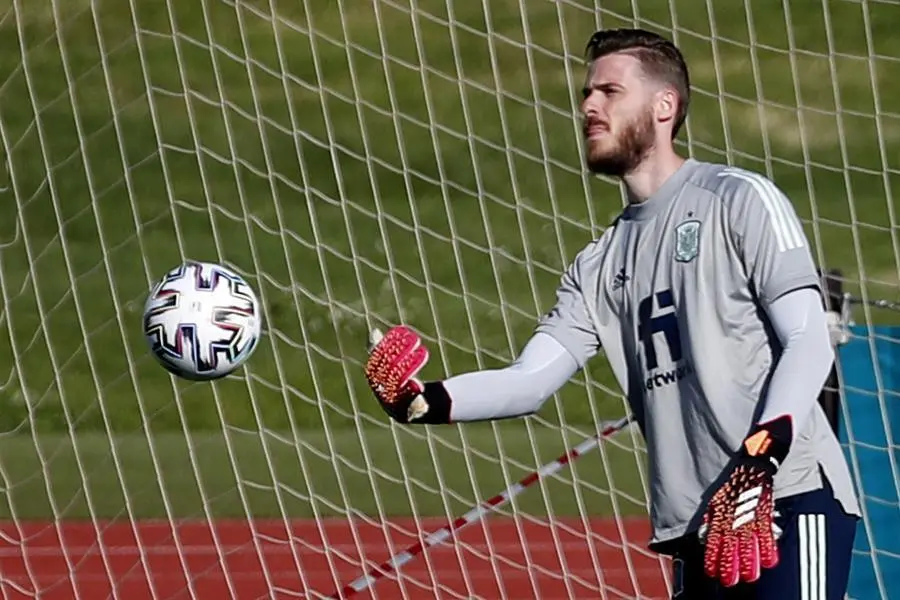 El guardameta de la selecci&oacute;n espa&ntilde;ola de f&uacute;tbol David de Gea durante el entrenamiento en la Ciudad del F&uacute;tbol de Las Rozas, preparatorio para el partido de octavos de final de la Eurocopa que les enfrenta a Croacia. EFE/Javier Liz&oacute;n