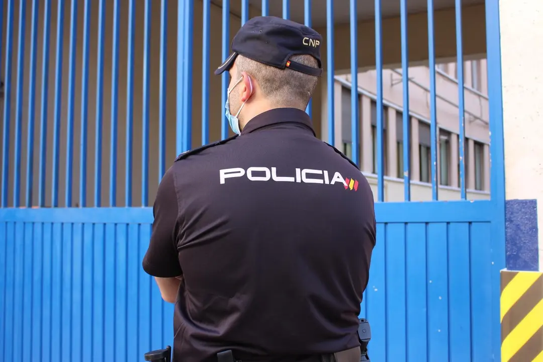 Agente de la Polic&iacute;a Nacional