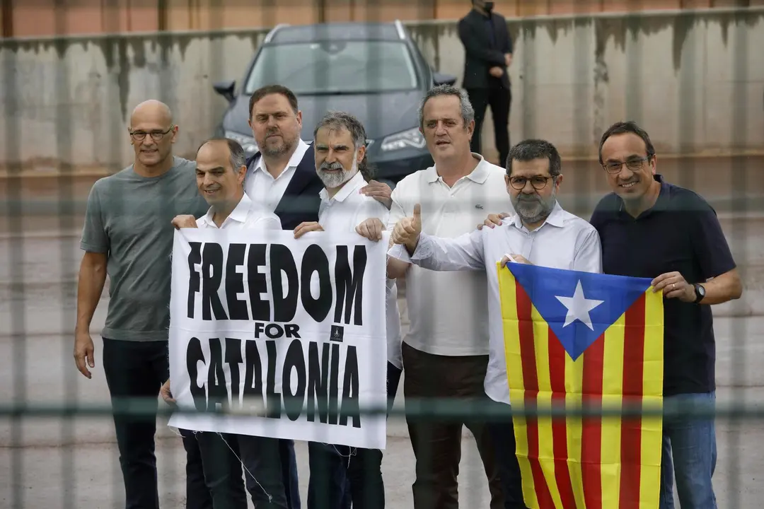 (I-D) El exconseller de Asuntos Exteriores, Relaciones Institucionales y Transparencia de la Generalitat Ra&uuml;l Romeva (ERC), el exconseller de la Presidencia y ex portavoz de la Generalitat Jordi Turull (JxCat), el exvicepresidente de la Generalitat y l&iacute;de