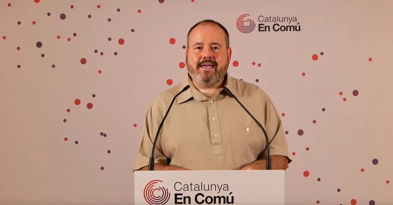 Archivo - El portavoz de los comuns y diputado en el Congreso, Joan Mena, en rueda de prensa