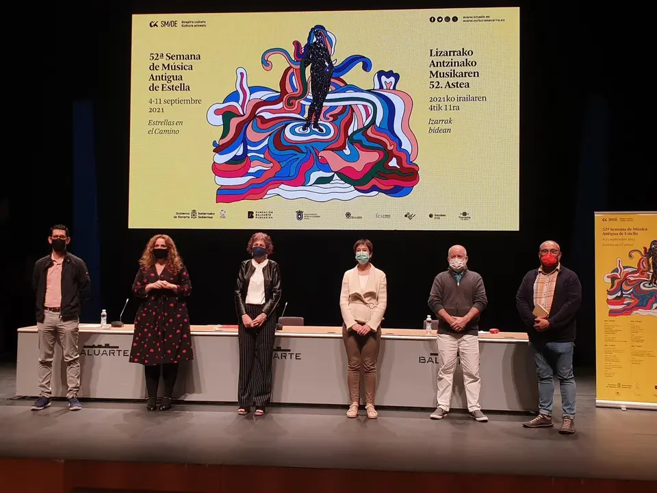 La consejera Esnaola con la directora art&iacute;stica, Raquel Andueza, la jefa de secci&oacute;n de Promoci&oacute;n Art&iacute;stica, Marisol Mart&iacute;niez y participantes en la programaci&oacute;n de la Semana de M&uacute;sica Antigua de Estella