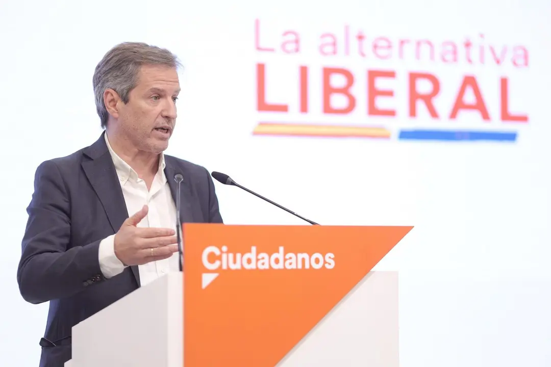 El vicesecretario general y secretario de Comunicaci&oacute;n de Ciudadanos, Daniel P&eacute;rez, en una rueda de prensa en la sede del partido en Madrid.