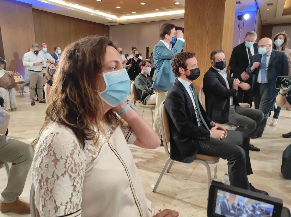 La secretaria general del PP-A, Loles L&oacute;pez, con  el presidente del PP, Pablo Casado, en unas jornadas en C&oacute;rdoba sobre independencia judicial. En C&oacute;rdoba, a 28 de junio de 2021.