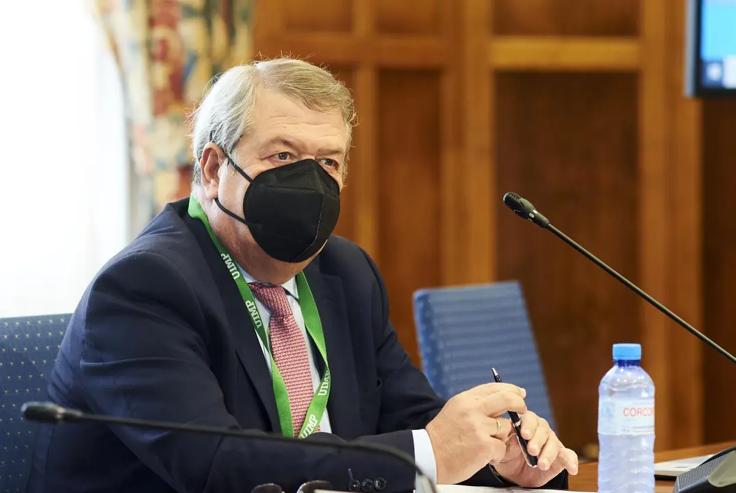 El presidente de la Sala de lo Contencioso-Administrativo del Tribunal Supremo , C&eacute;sar Tolosa, en la UIMP