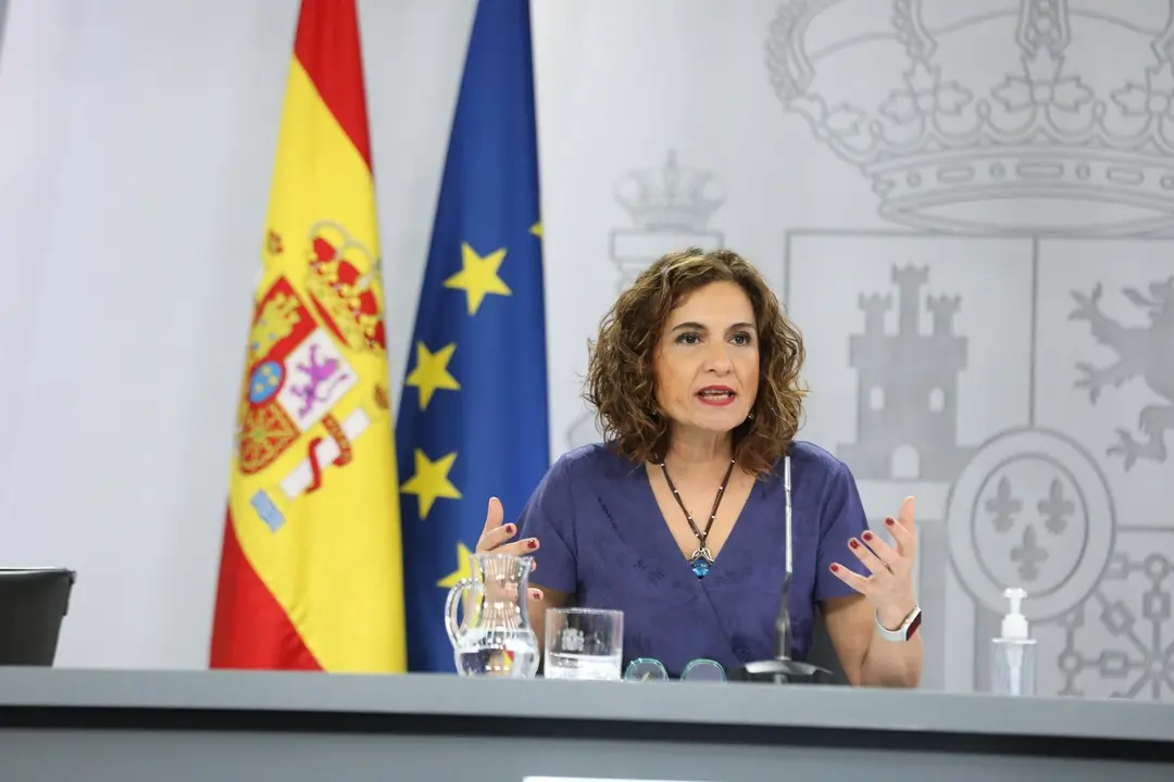 La ministra portavoz y de Hacienda, Mar&iacute;a Jes&uacute;s Montero, comparece en rueda de prensa posterior al Consejo de Ministros extraordinario en Moncloa, a 24 de junio de 2021, en Madrid (Espa&ntilde;a). El Consejo de Ministros extraordinario de este jueves ha aprobado