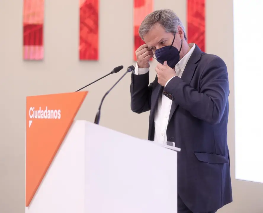 El vicesecretario general y secretario de Comunicaci&oacute;n de Ciudadanos, Daniel P&eacute;rez, en una rueda de prensa en la sede del partido en Madrid.