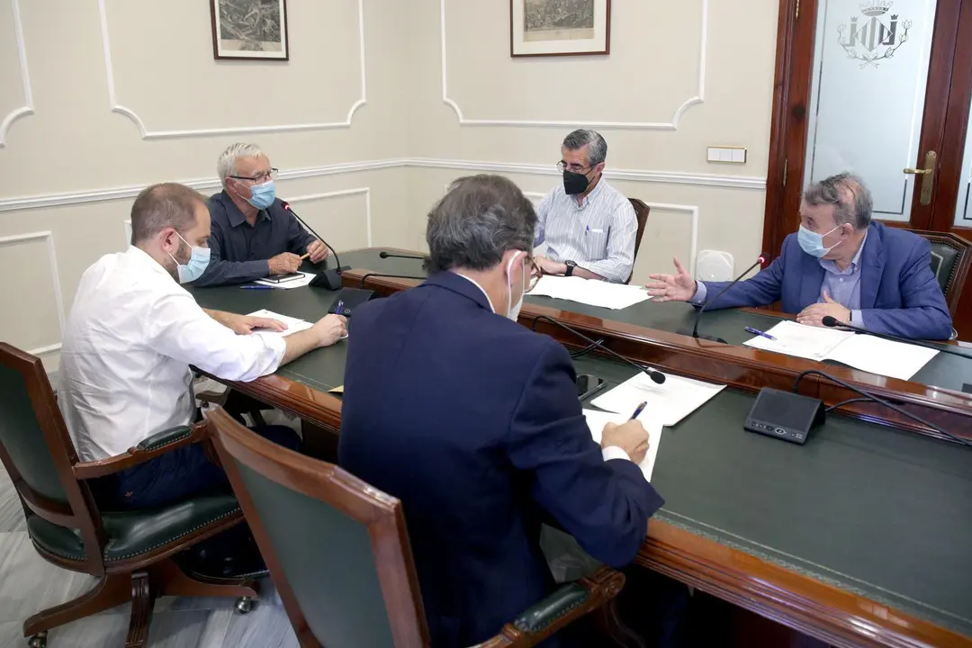 2021-06-28 
L&rsquo;alcalde de Val&egrave;ncia, Joan Rib&oacute;, presidix la reuni&oacute; de la Junta Local de Seguretat. Sala de la Junta de Govern Local