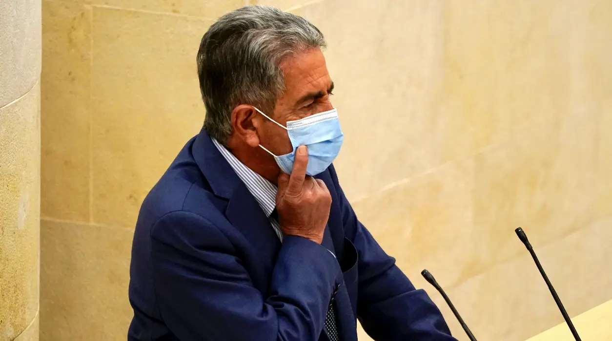 El presidente de Cantabria durante el debate del estado de la regi&oacute;n. / ALERTA