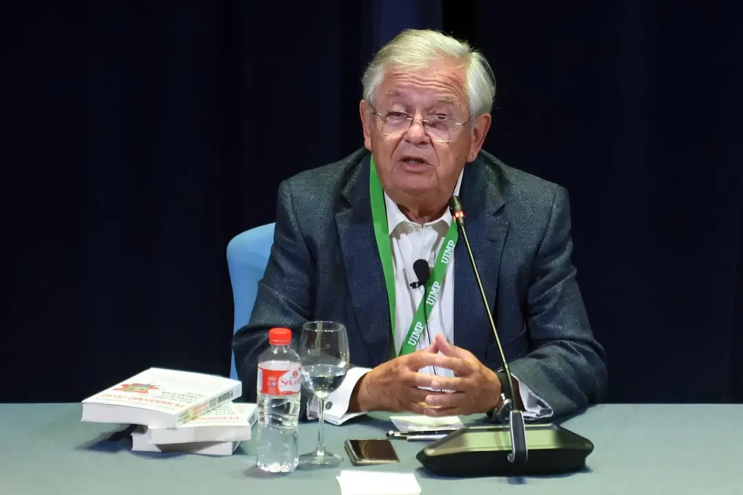 El periodista Fernando J&aacute;uregui en la UIMP